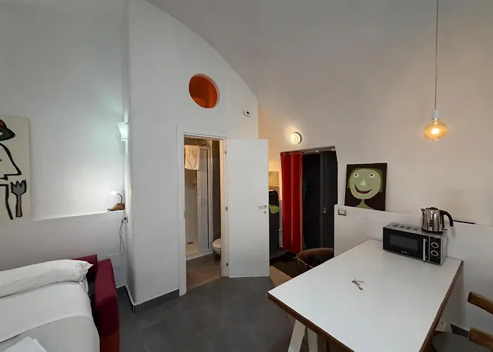 Gatto Giallo A Chiaia By Domusextra Appartement *