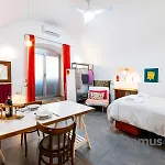 Gatto Giallo A Chiaia By Domusextra Appartement Napels