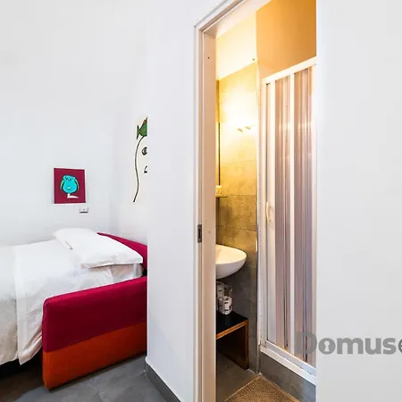 Appartement Gatto Giallo A Chiaia By Domusextra Napels